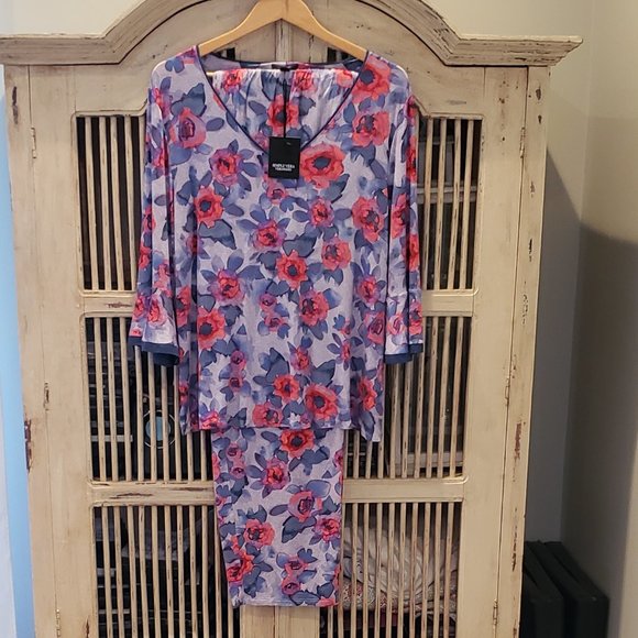 Simply Vera Vera Wang Other - Simply Vera Vera Wang Floral Print Long Pajama Pant and Top Set  XL New w/ Tag